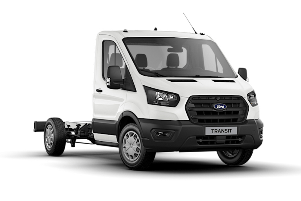 Furgone Ford Transit Chassis a cabina singola bianco su sfondo bianco.